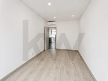Apartamento T1 para Arrendamento em Algés, Linda-A-Velha e Cruz Quebrada-Dafundo