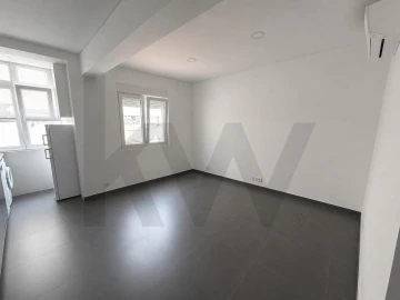 Apartamento T1 para Arrendamento em Algés, Linda-A-Velha e Cruz Quebrada-Dafundo