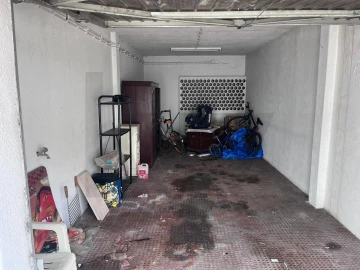 Garagem para Venda em Amora