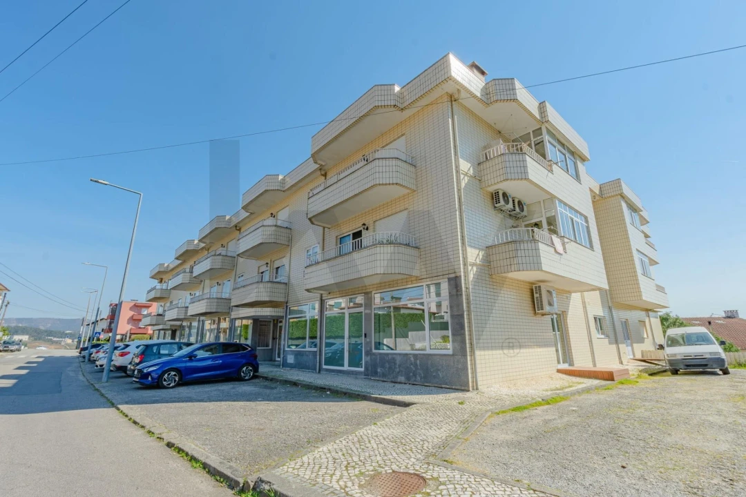Loja para Venda em Vila de Cucujães Foto 1