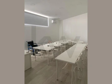 Loja para Arrendamento em Portimão
