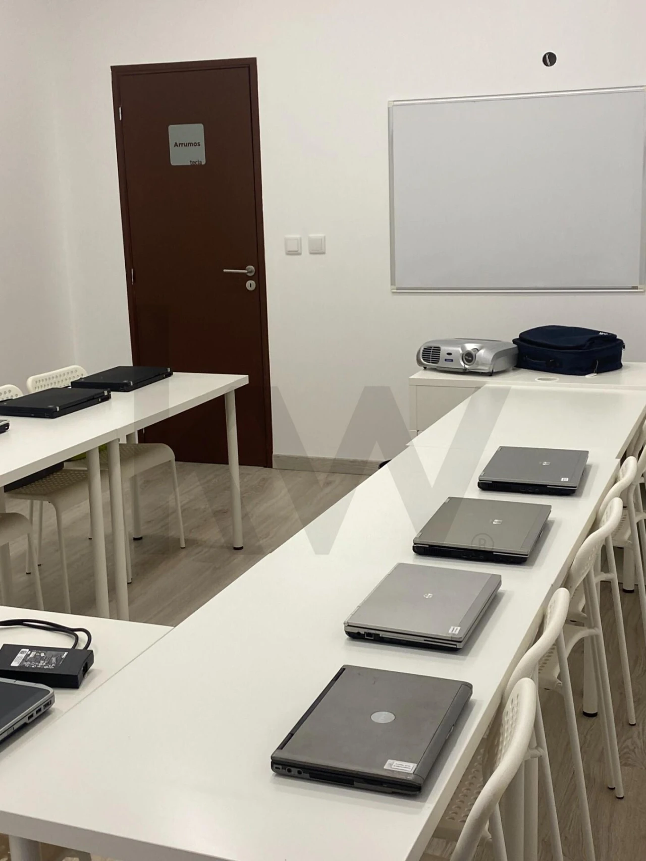 Loja para Arrendamento em Portimão Foto 4