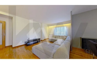 Apartamento T2 para Arrendamento em Ramalde