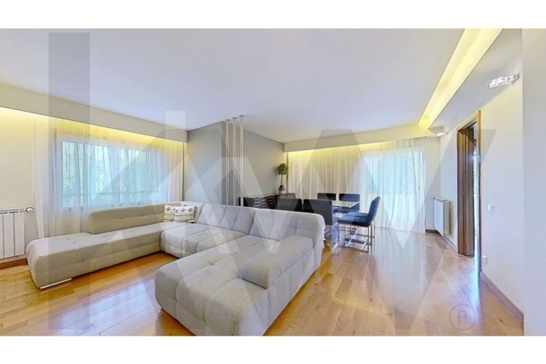 Apartamento T2 para Arrendamento em Ramalde Foto 1