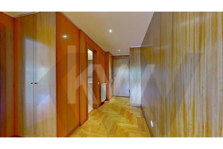Apartamento T2 para Arrendamento em Ramalde Foto 9