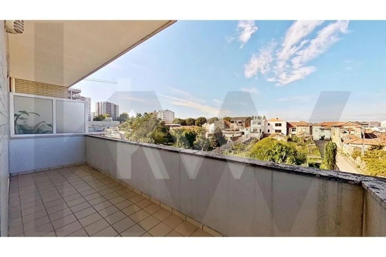 Apartamento T2 para Arrendamento em Ramalde Foto 19