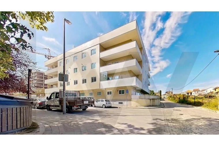 Apartamento T2 para Arrendamento em Ramalde Foto 21