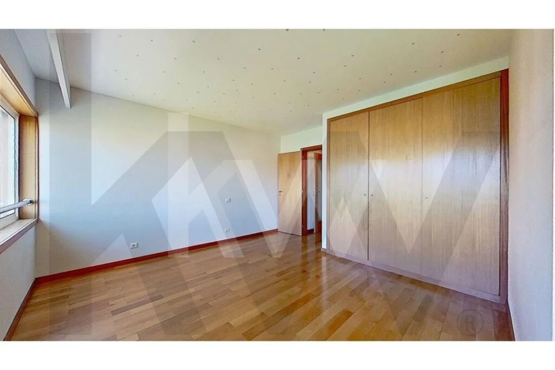 Apartamento T2 para Arrendamento em Ramalde Foto 11