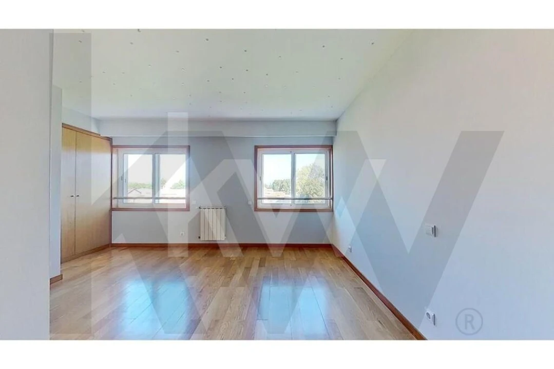 Apartamento T2 para Arrendamento em Ramalde Foto 10