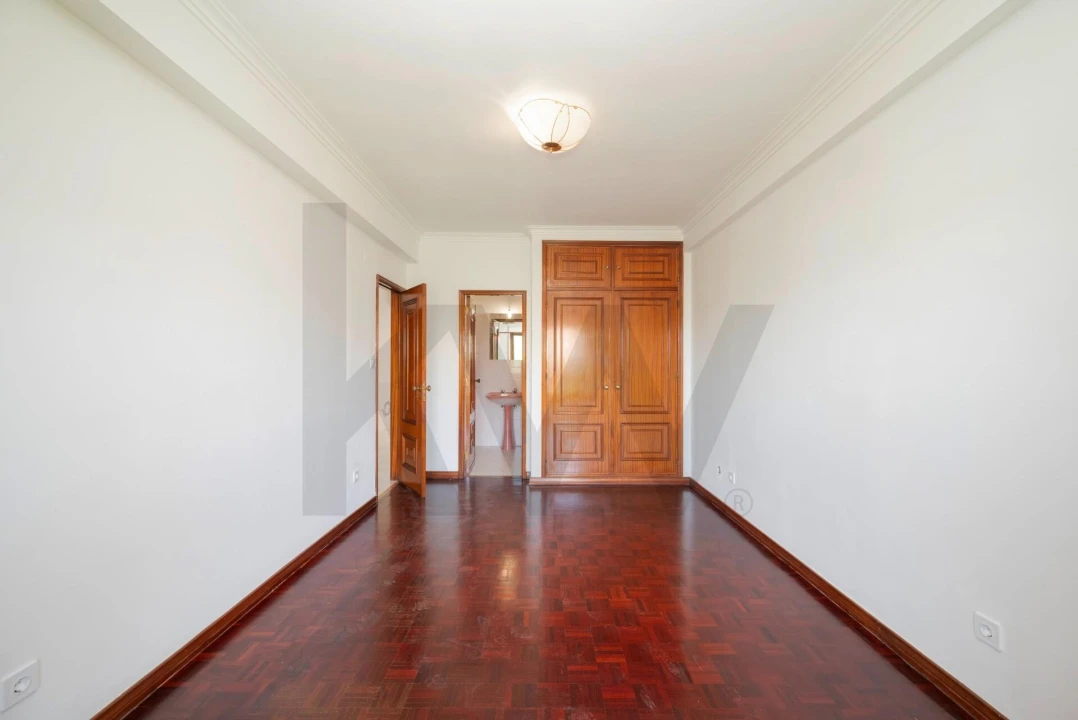 Apartamento T3 para Arrendamento em Benfica Foto 7