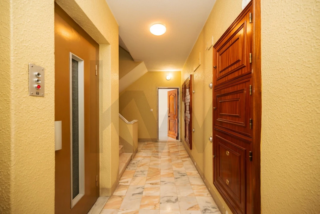 Apartamento T3 para Arrendamento em Benfica Foto 1