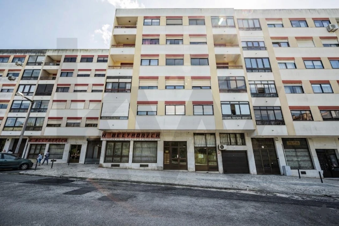 Apartamento T3 para Arrendamento em Benfica Foto 29