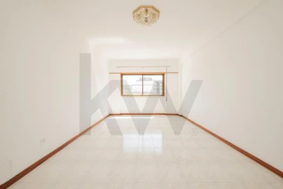 Apartamento T3 para Arrendamento em Benfica