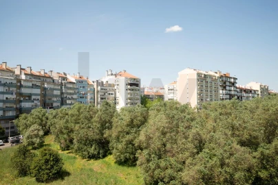 Apartamento T3 para Arrendamento em Benfica