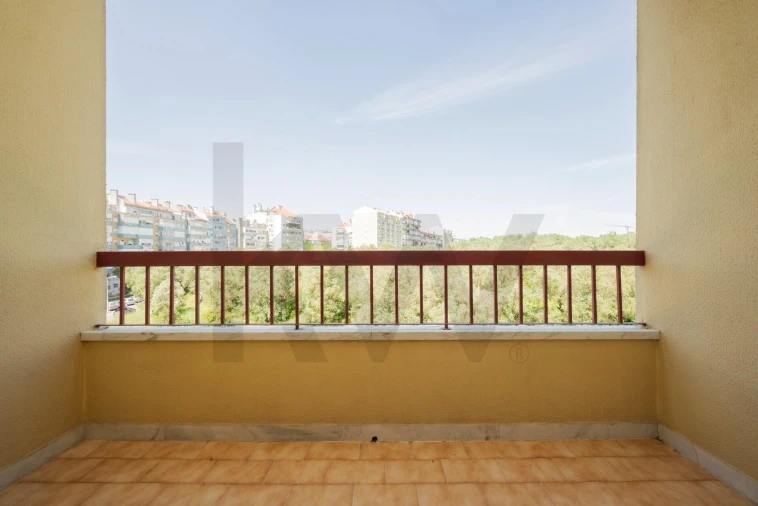 Apartamento T3 para Arrendamento em Benfica Foto 10