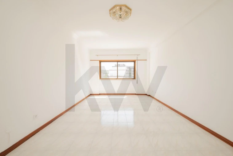 Apartamento T3 para Arrendamento em Benfica Foto 3