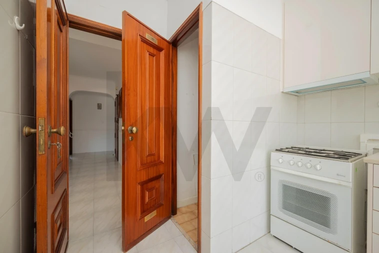 Apartamento T3 para Arrendamento em Benfica Foto 19