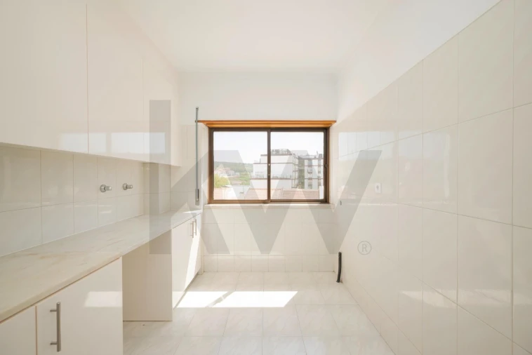 Apartamento T3 para Arrendamento em Benfica Foto 18