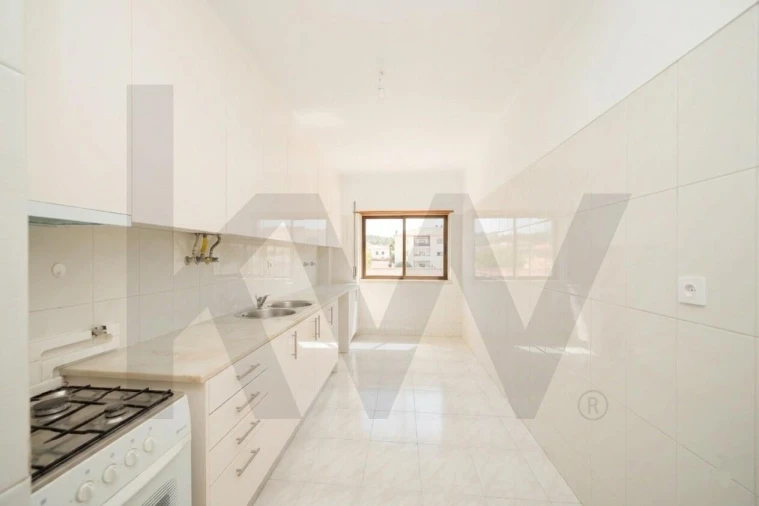 Apartamento T3 para Arrendamento em Benfica Foto 17