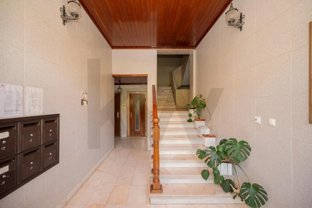 Apartamento T3 para Arrendamento em Benfica Foto 27