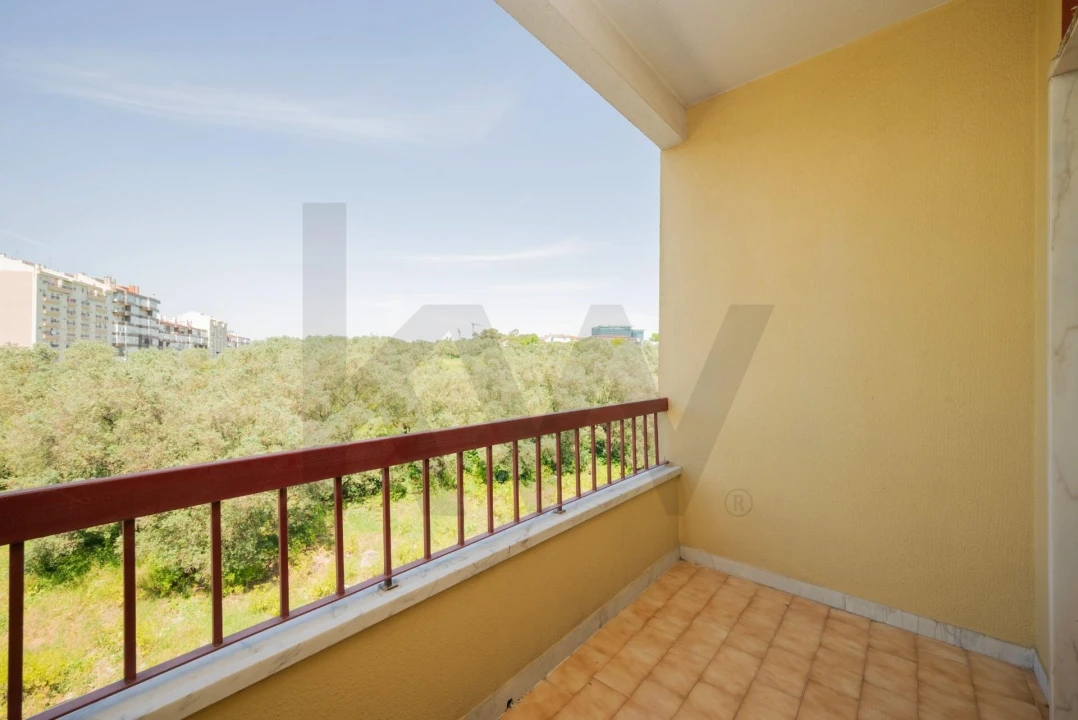 Apartamento T3 para Arrendamento em Benfica Foto 11