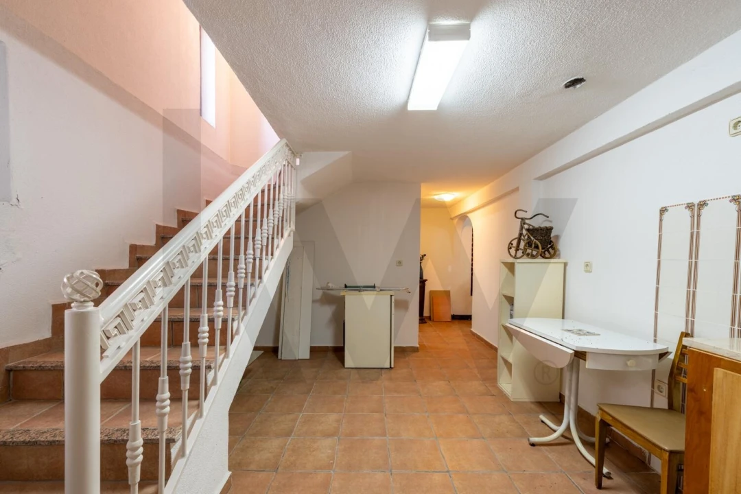 Apartamento T5 para Venda em Charneca de Caparica e Sobreda Foto 25