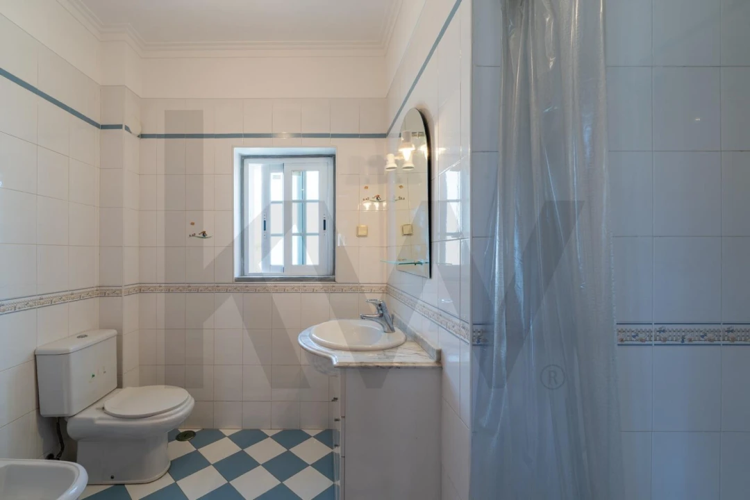 Apartamento T5 para Venda em Charneca de Caparica e Sobreda Foto 17