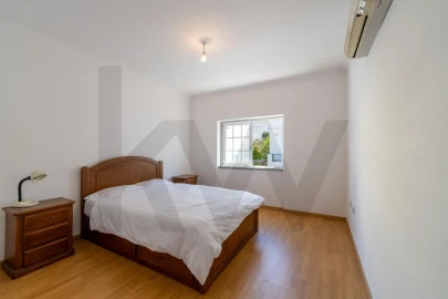 Apartamento T5 para Venda em Charneca de Caparica e Sobreda