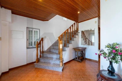 Apartamento T5 para Venda em Charneca de Caparica e Sobreda