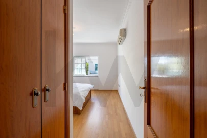 Apartamento T5 para Venda em Charneca de Caparica e Sobreda