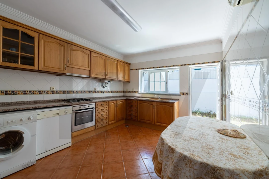Apartamento T5 para Venda em Charneca de Caparica e Sobreda Foto 5