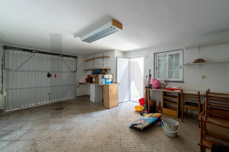 Apartamento T5 para Venda em Charneca de Caparica e Sobreda Foto 30
