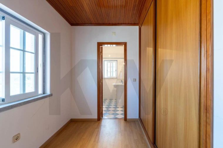 Apartamento T5 para Venda em Charneca de Caparica e Sobreda Foto 16