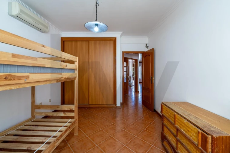 Apartamento T5 para Venda em Charneca de Caparica e Sobreda Foto 10
