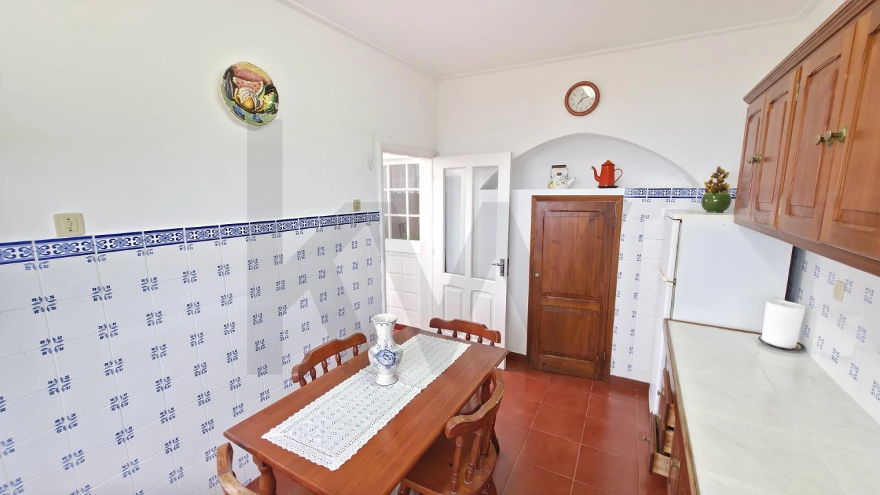 Moradia T3 para Venda em Achada Foto 16