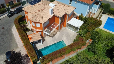 Moradia T4 para Venda em Alcabideche