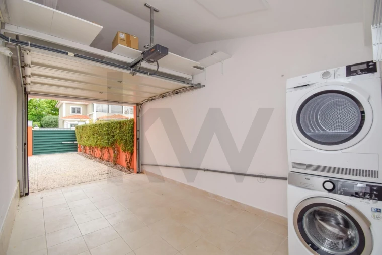 Moradia T4 para Venda em Alcabideche Foto 16