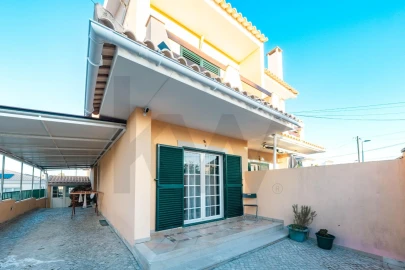 Moradia T3 para Venda em Carcavelos e Parede