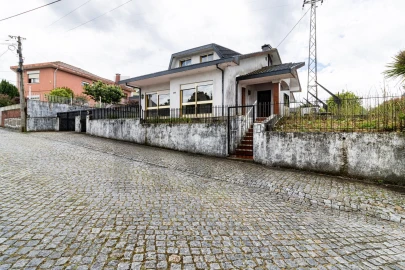 Moradia T3 para Venda em Pedroso e Seixezelo