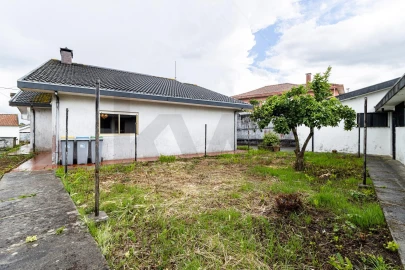 Moradia T3 para Venda em Pedroso e Seixezelo
