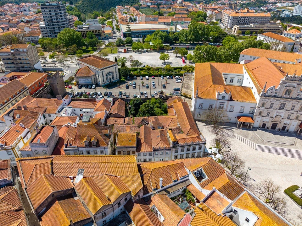 Prédio para Venda em Romeira e Várzea Foto 95