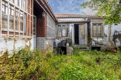 Prédio para Venda em Romeira e Várzea