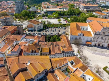 Prédio para Venda em Romeira e Várzea