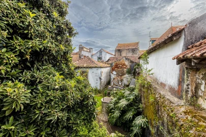 Prédio para Venda em Romeira e Várzea