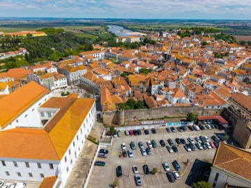 Prédio para Venda em Romeira e Várzea