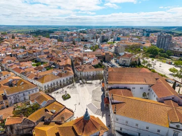 Prédio para Venda em Romeira e Várzea