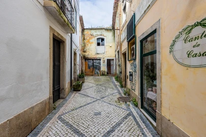 Prédio para Venda em Romeira e Várzea