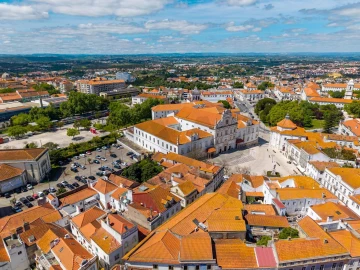 Prédio para Venda em Romeira e Várzea