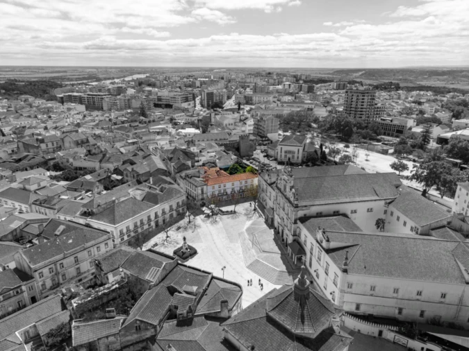 Prédio para Venda em Romeira e Várzea Foto 82