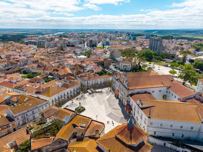 Prédio para Venda em Romeira e Várzea Foto 83